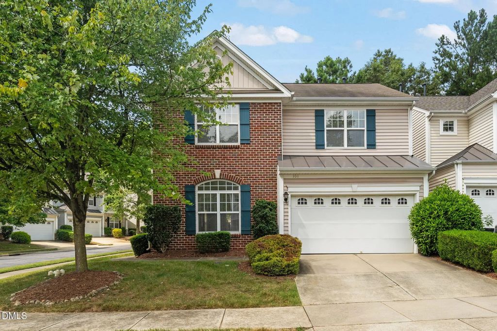 101 Courts Garden Way, Cary