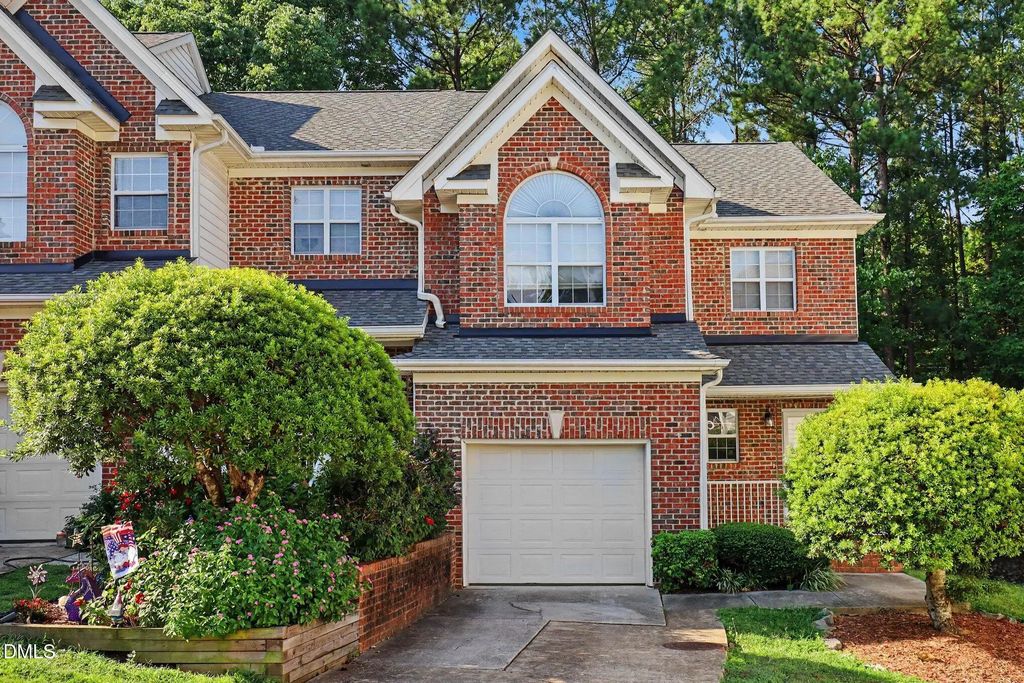 154 Grande Meadow Way, Cary