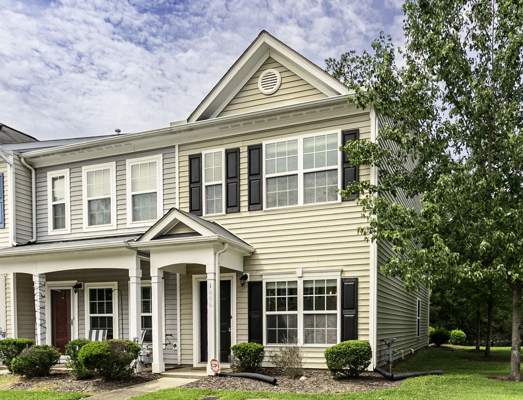 1606 Holly Grove Way, Durham