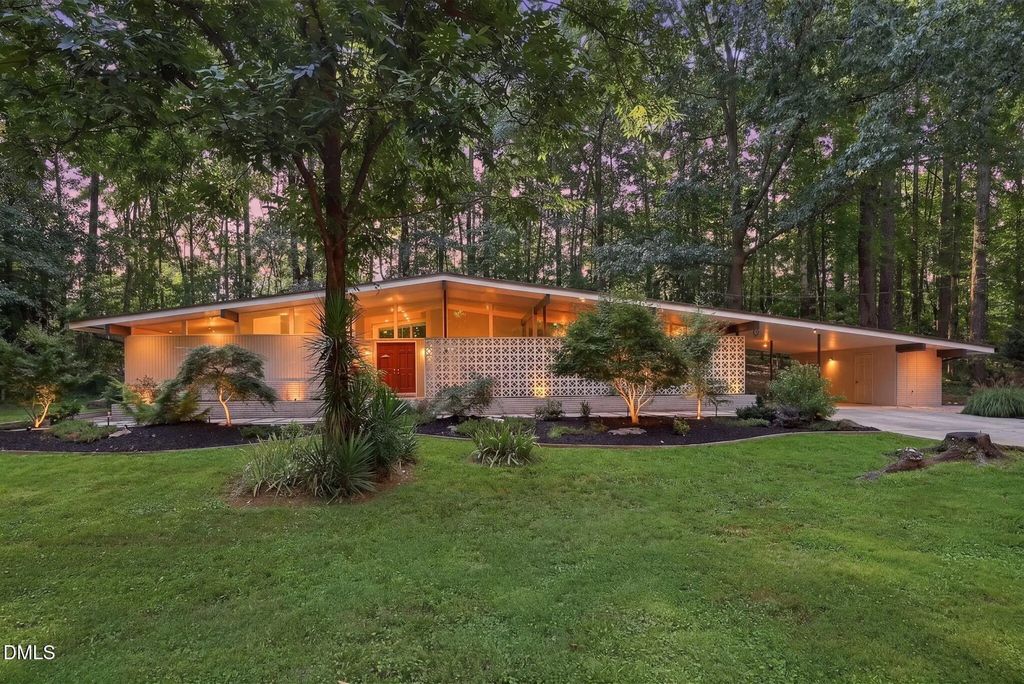 110 Woodland Drive, Cary