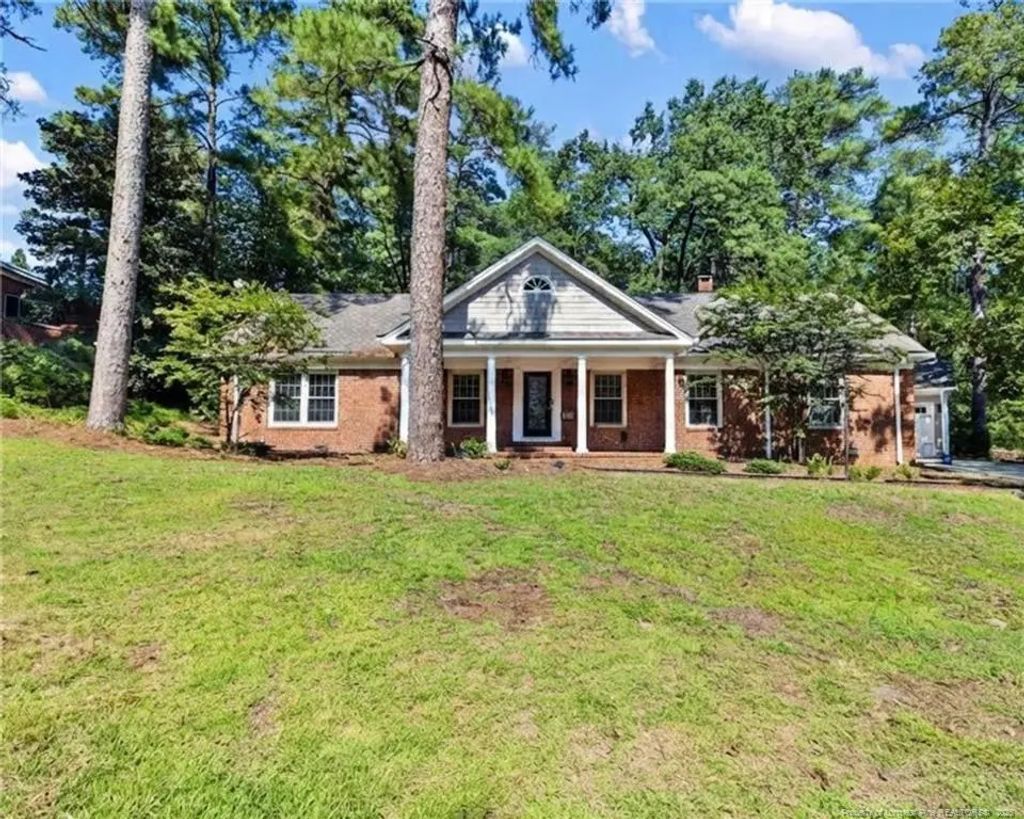 120 Dundee Road, Fayetteville