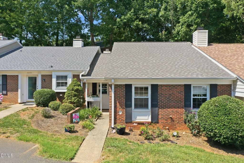 2642 Cottage Place, Greensboro