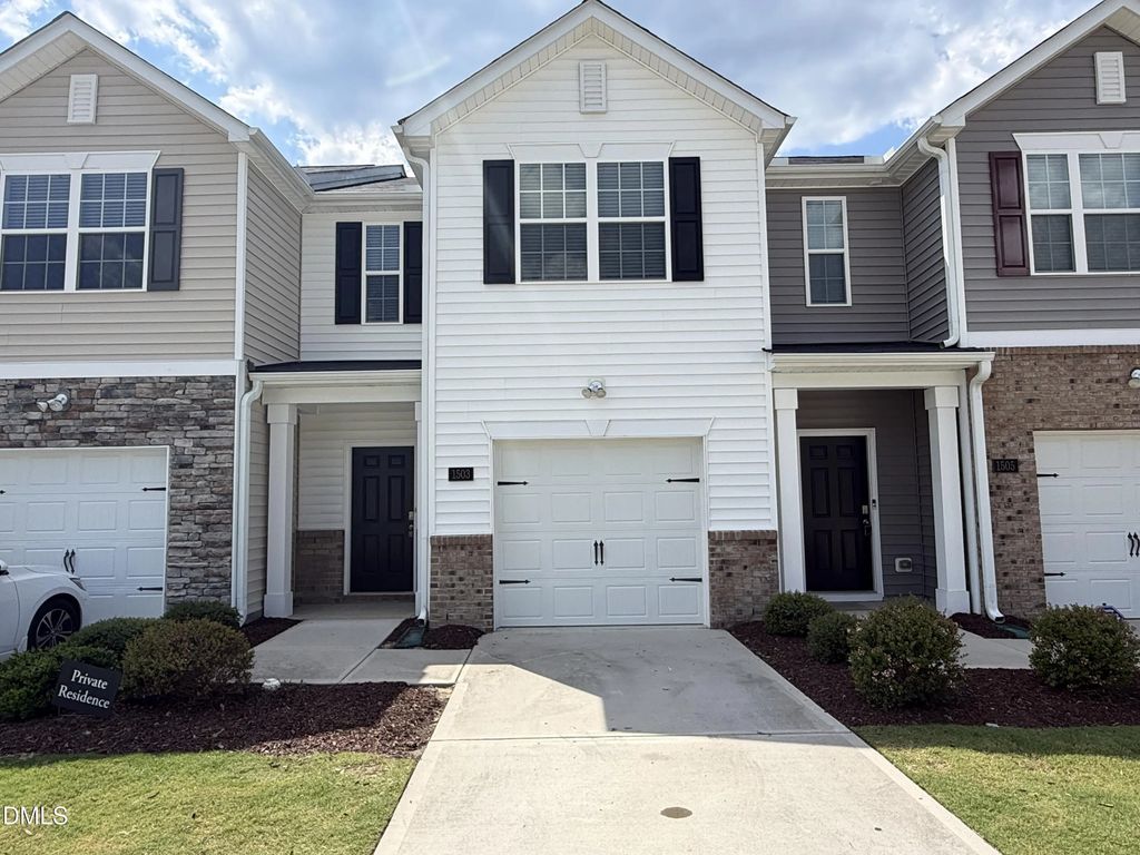 1503 Gracie Lane, Carthage
