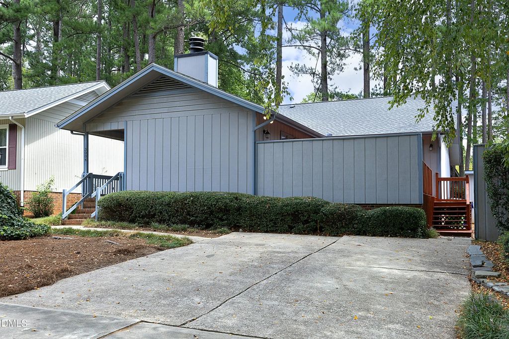 3004 Rue Sans Famille, Raleigh
