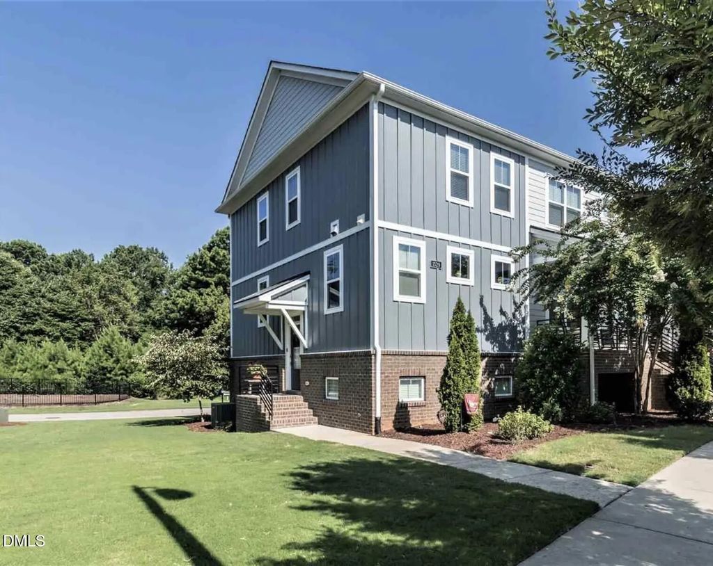 1529 Crafton Way, Raleigh