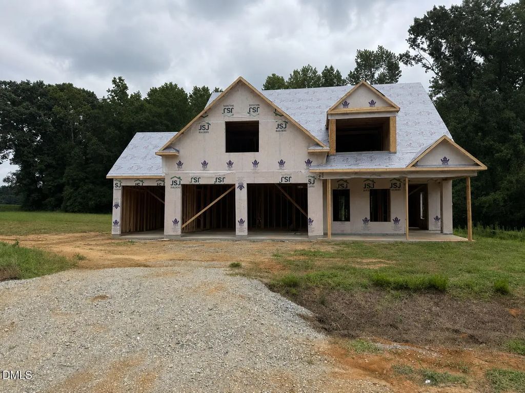 270 Bandelier Drive, Selma