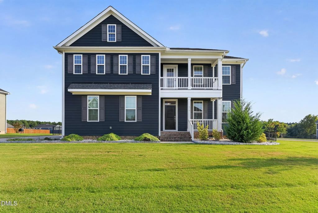 214 E Wellesley Drive, Clayton
