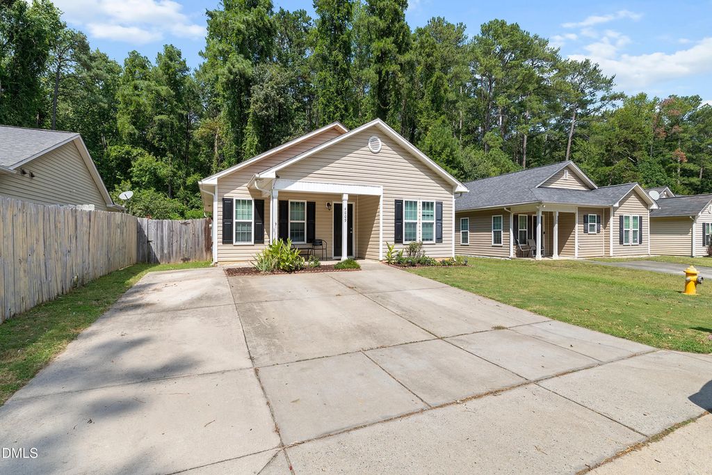 4009 Green Jacket Trail, Raleigh