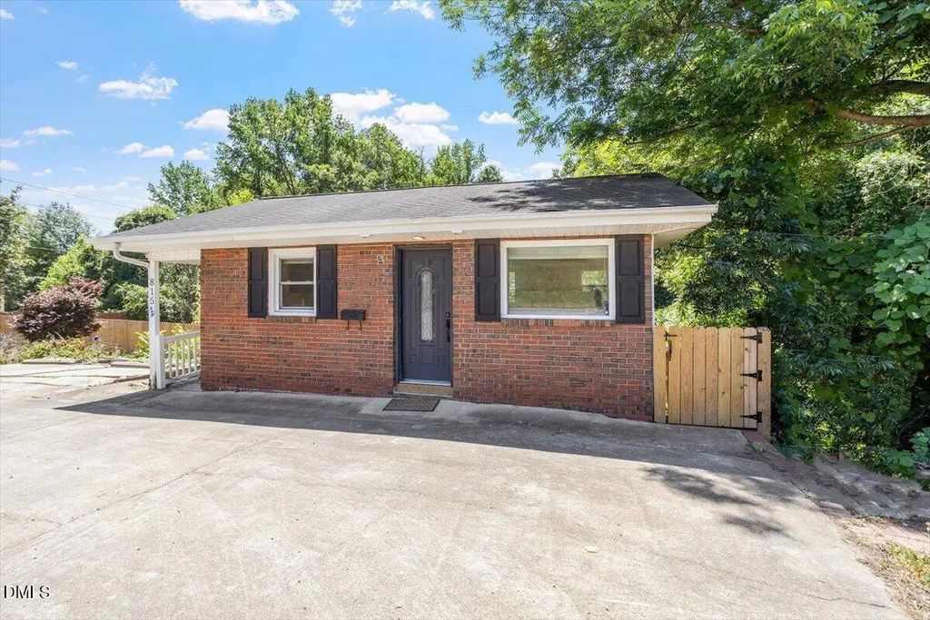 815 W 3rd Street, Siler City