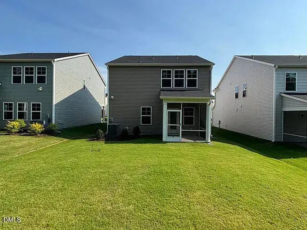 292 Beachcomber Drive, Lillington