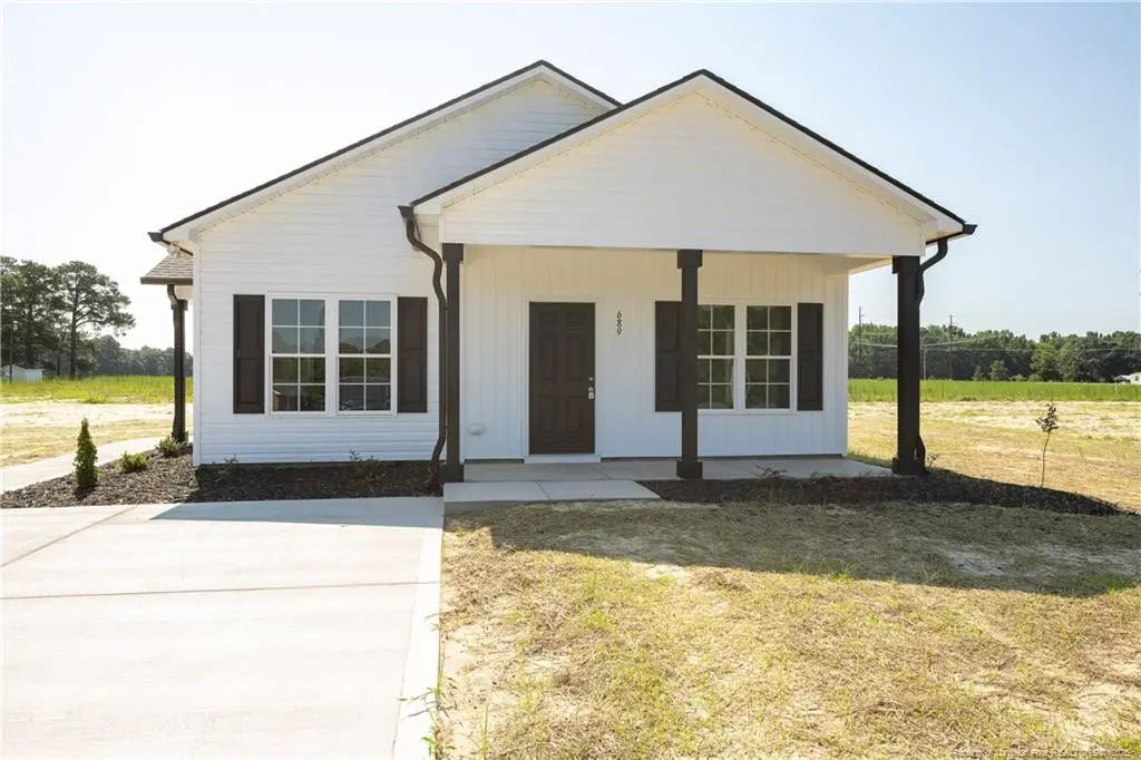 689 Mclamb Road, Dunn