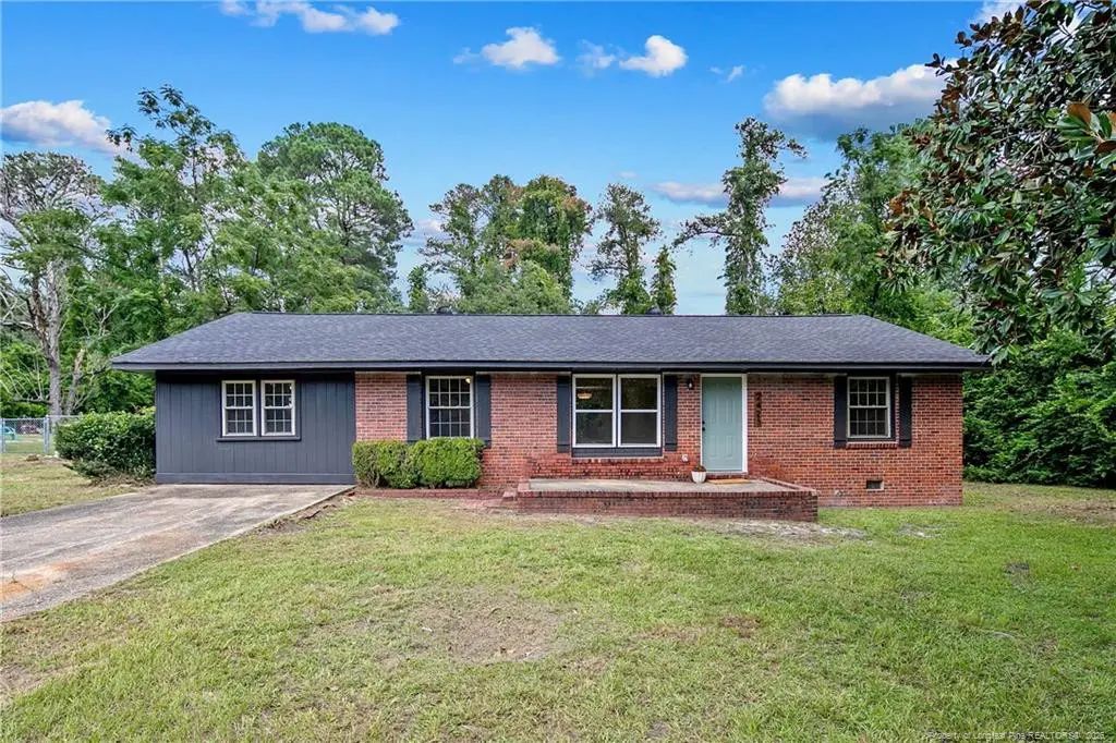 2423 George Owen Road, Fayetteville