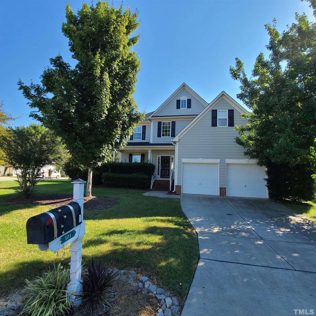 101 Autumn Glen Lane, Holly Springs