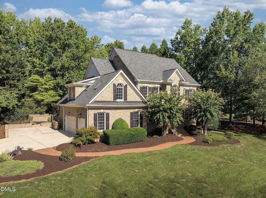 101 Glade Park Road, Cary