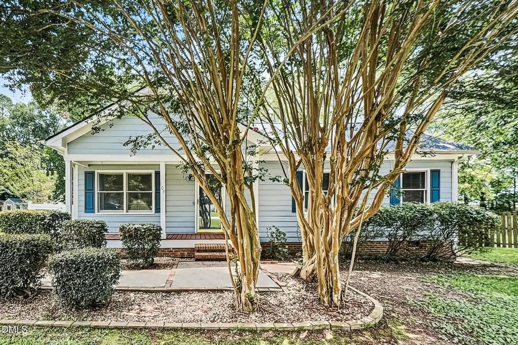 109 Mary Circle, Angier