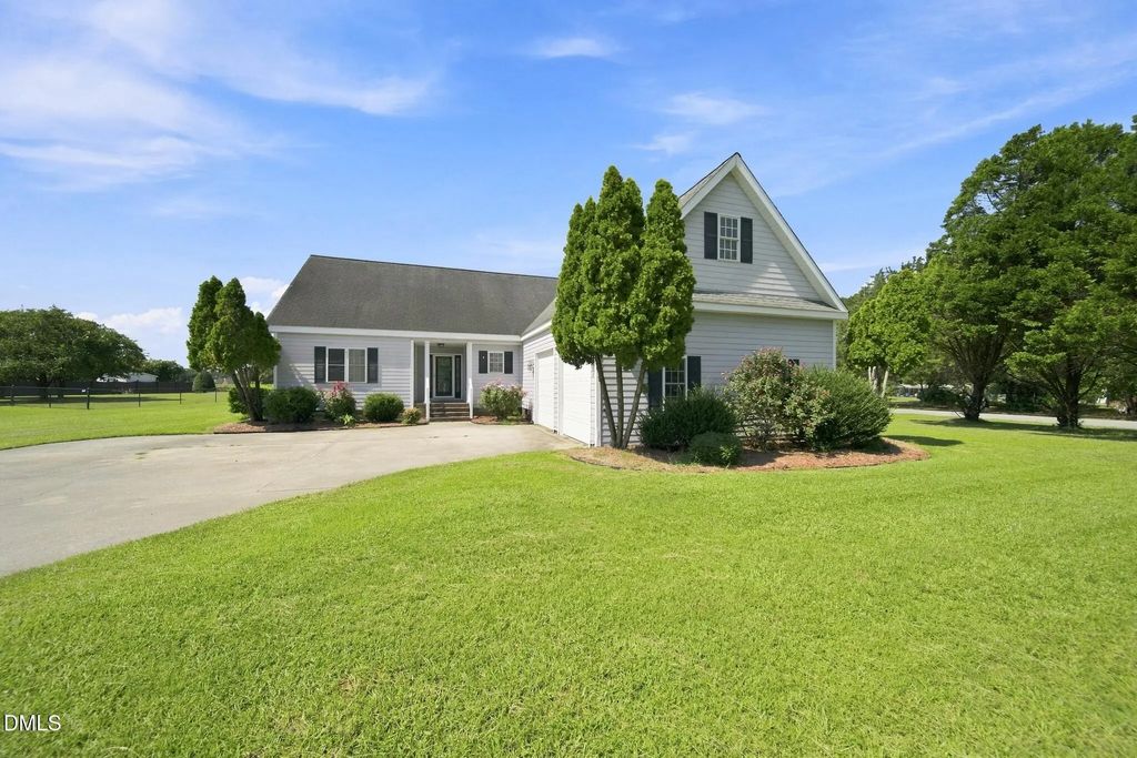 1108 Greenmeade Court, Greenville