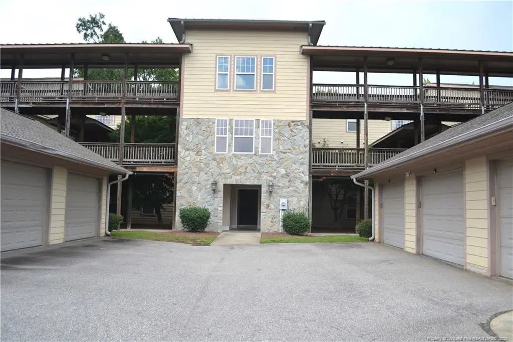 1611 Bluffside Drive 104, Fayetteville