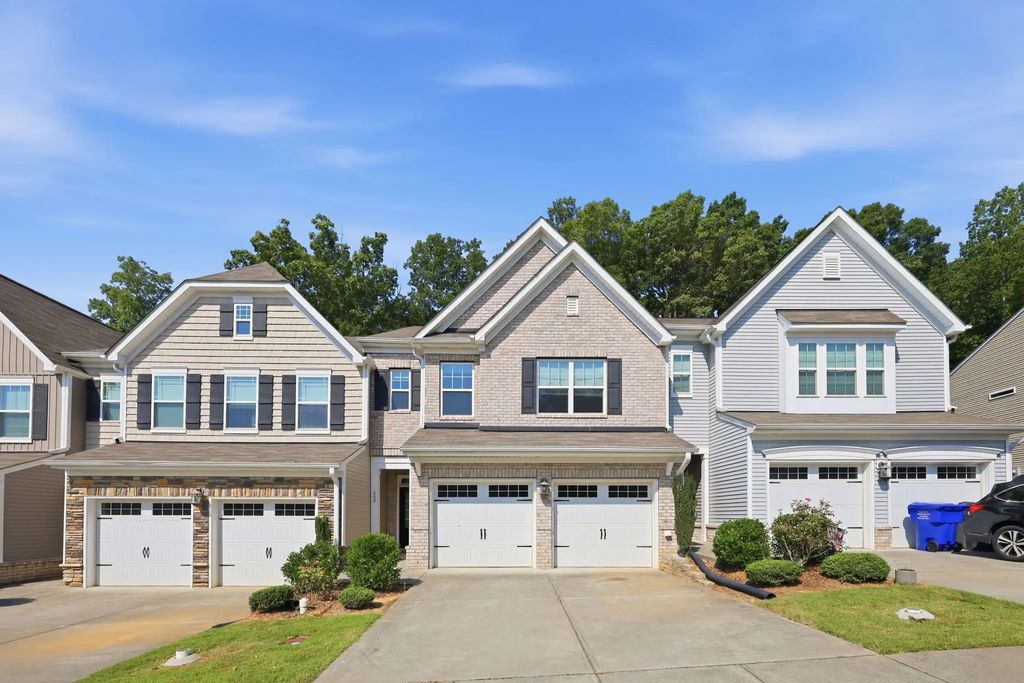 409 Great Eno Path, Hillsborough