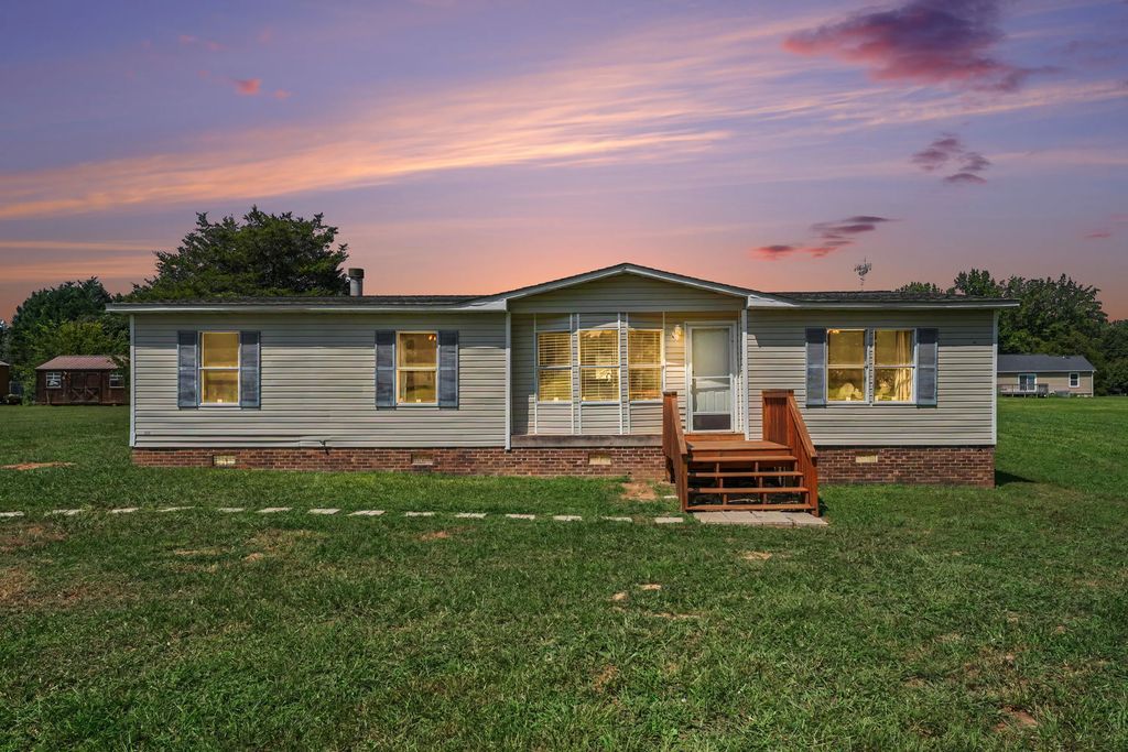 140 Trescott Drive, Timberlake