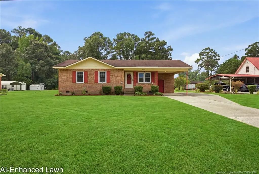 290 Nealy Avenue, Lumberton