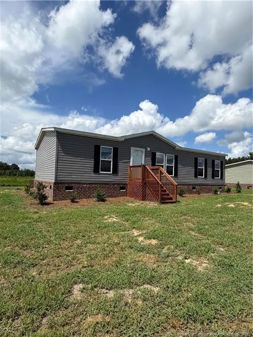 888 Roberta Road, Fairmont