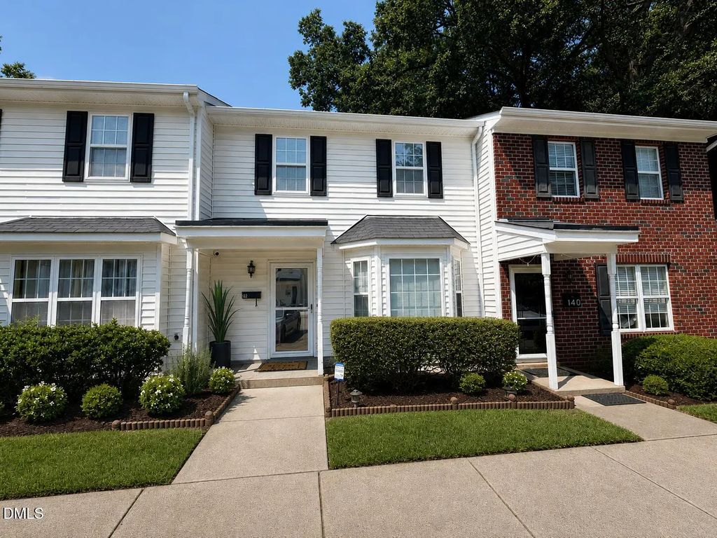142 Callan Park Lane, Cary