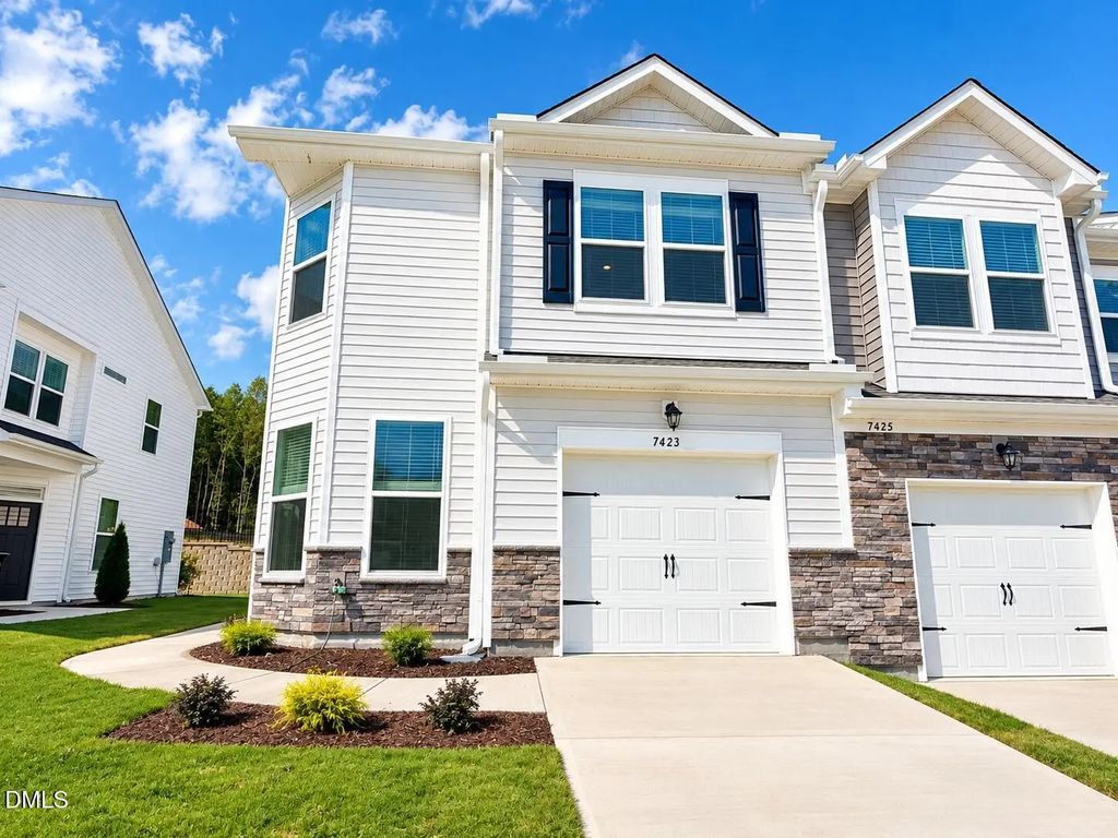 7423 Bourbon Briar Drive, Raleigh