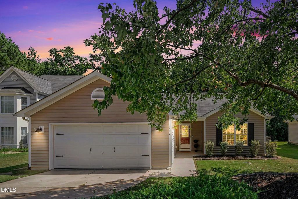 1517 Dexter Ridge Drive, Holly Springs