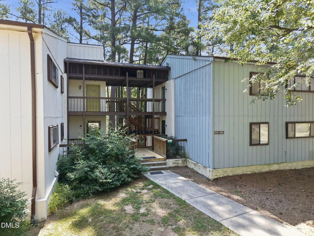 642 Pine Ridge Place, Raleigh