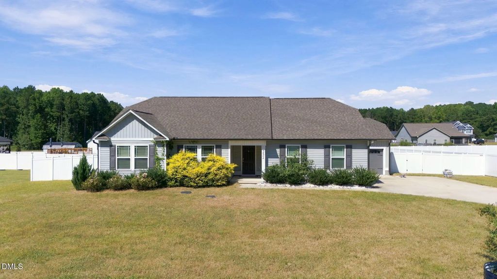 252 Earnest Way, Kenly