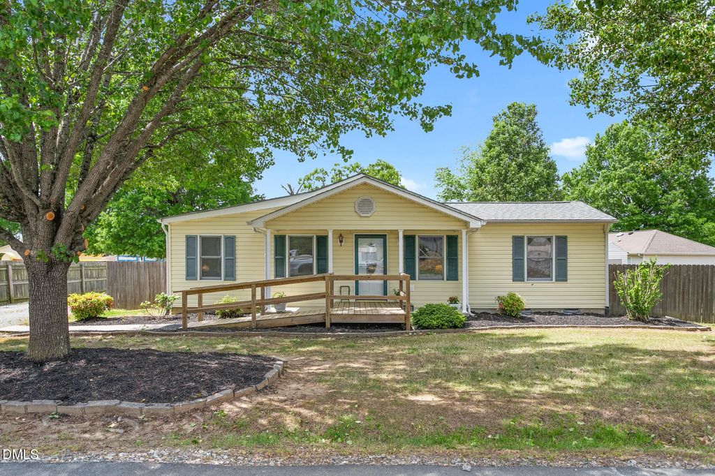 610 Larry Avenue, Graham