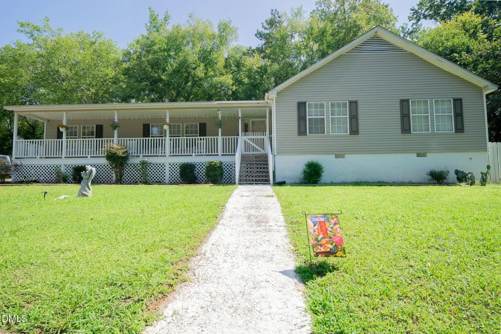 95 Roberts Street, Pittsboro