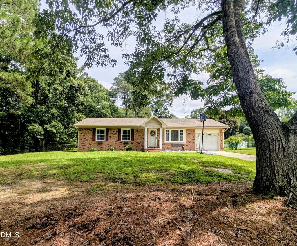 225 Ln Of Sir Kay, Garner