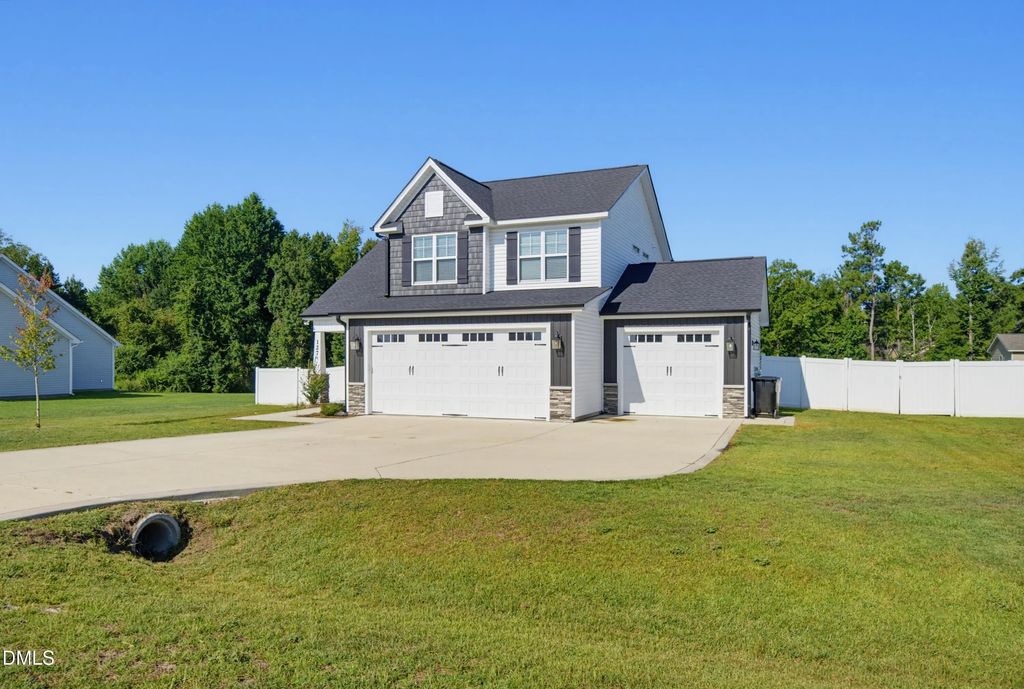 127 Thistle Court, Sanford