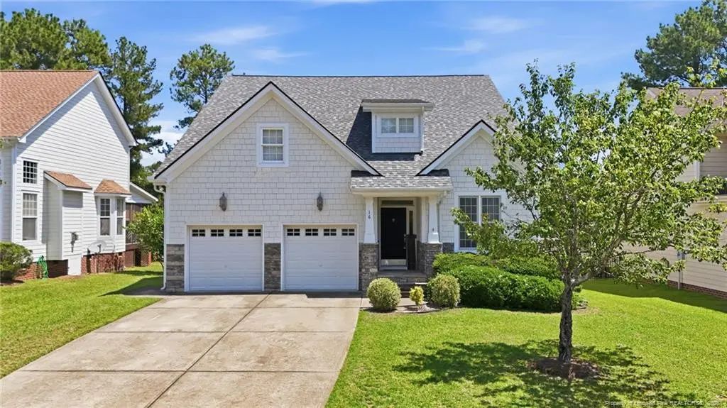 16 Cottswold Lane, Spring Lake