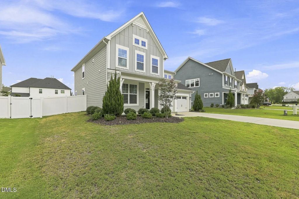 312 Faxton Way, Holly Springs