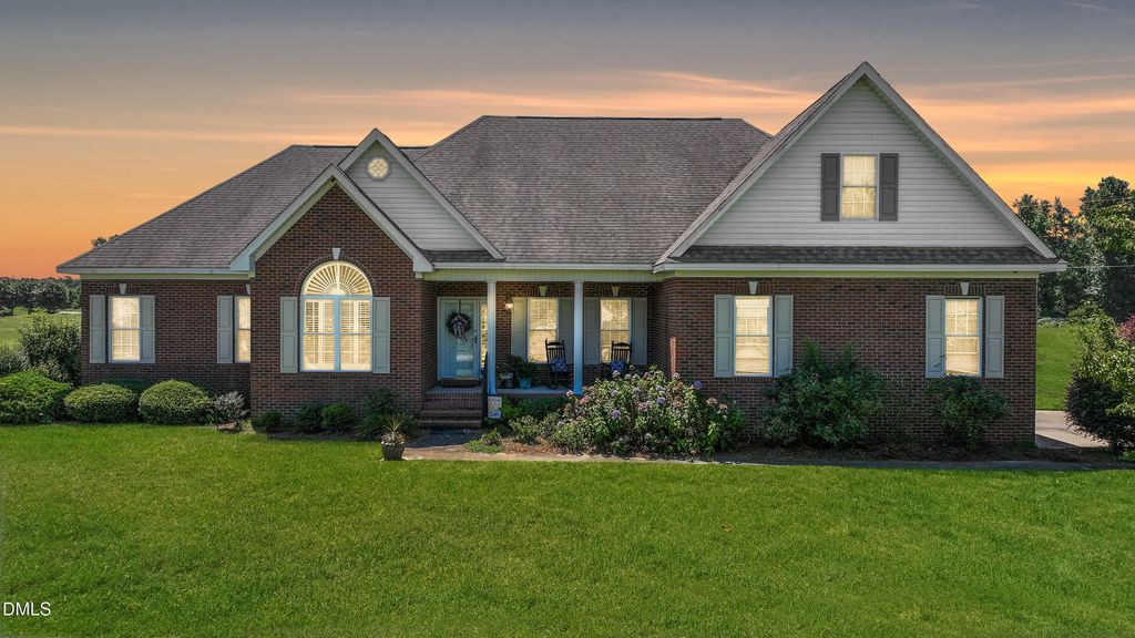 115 Hunters Walk Lane, Clinton