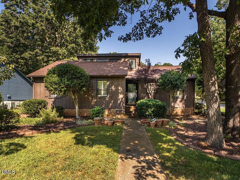 2001 Rendall Street, Burlington