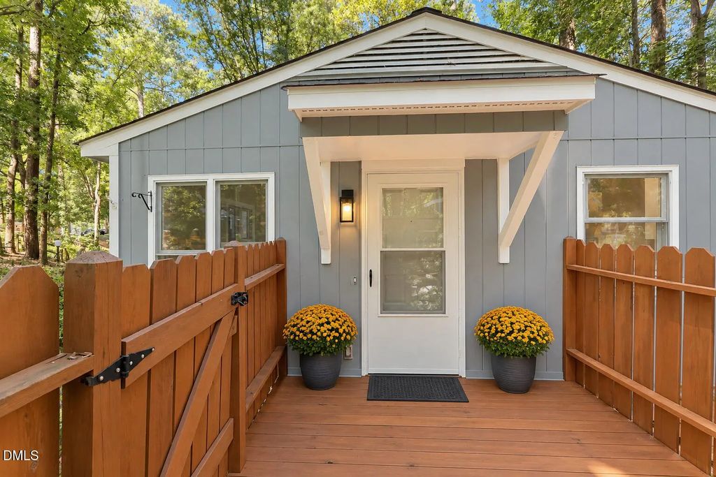 129 Carmichael Court, Cary