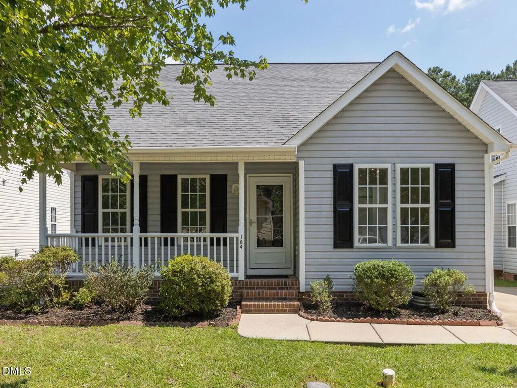 104 Cliffdale Road, Holly Springs
