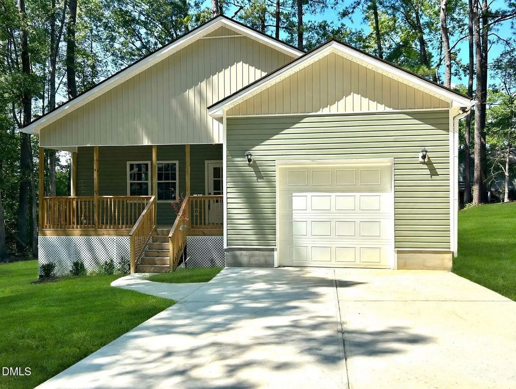 940 Lakewind, Sanford