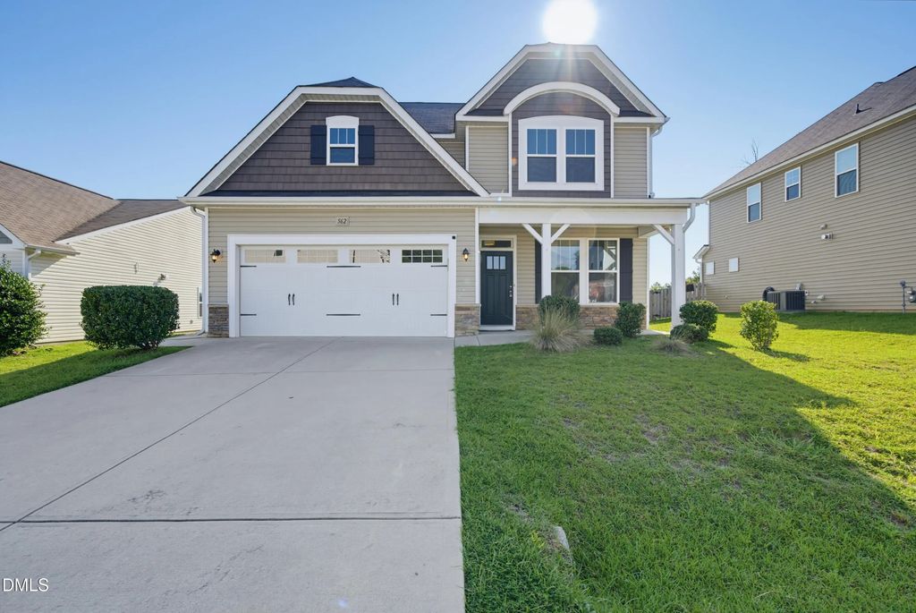 562 Summerwind Plantation Drive, Garner