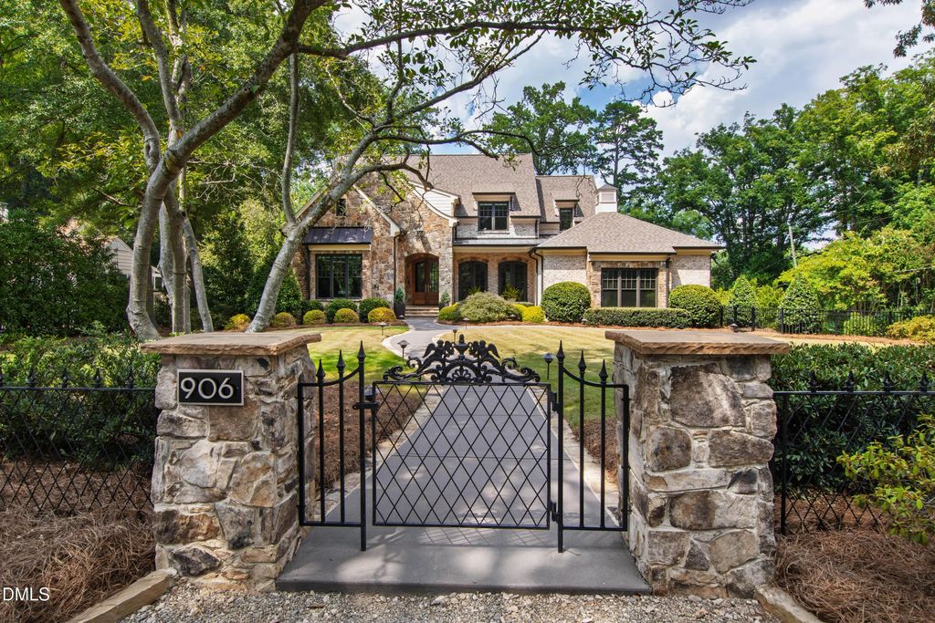 906 Lake Boone Trail, Raleigh
