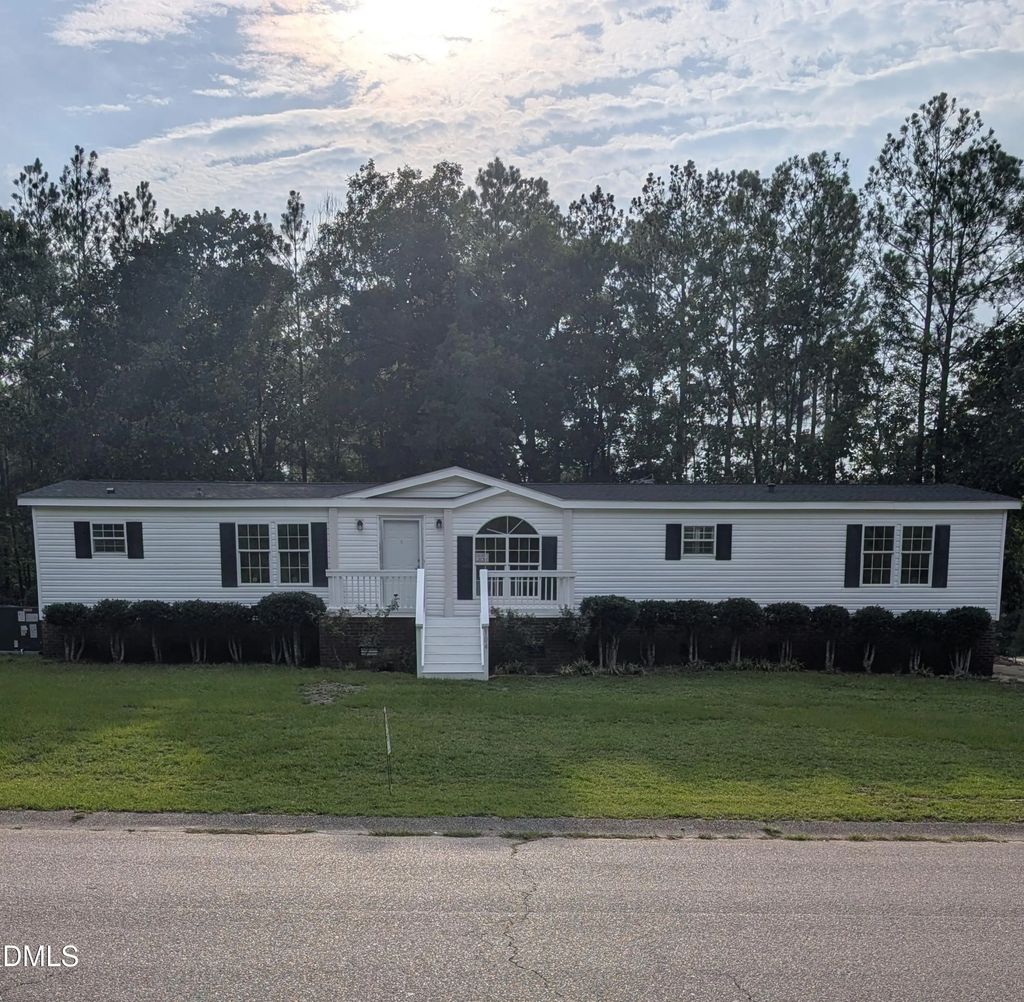 104 Franklin Road, Raeford