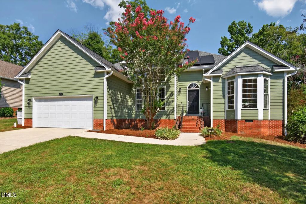 8011 Chatsworth Way, Durham