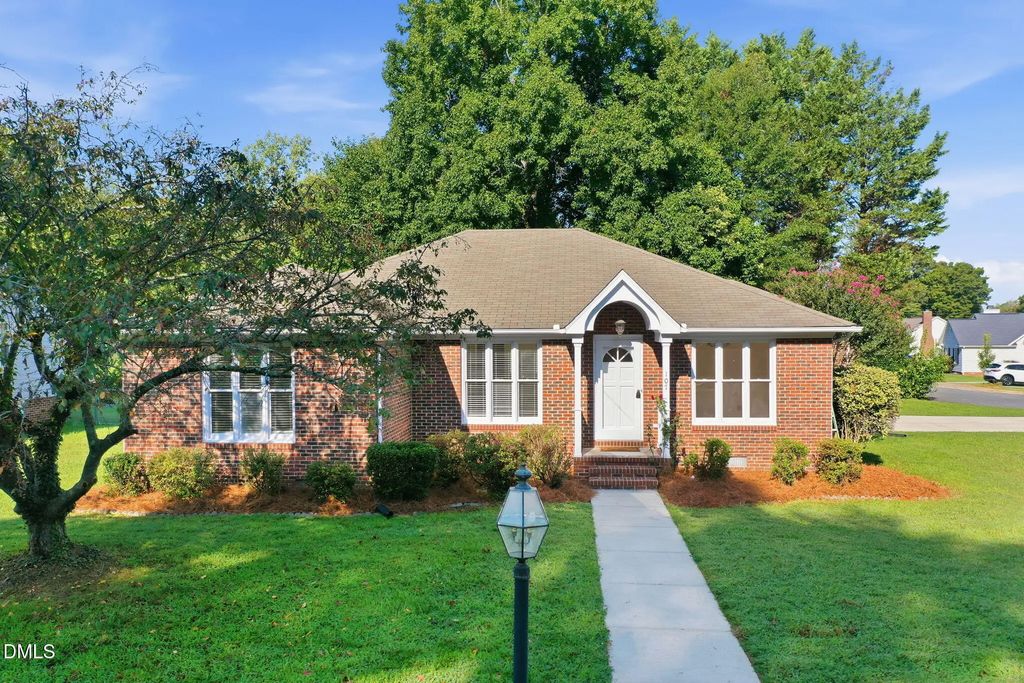 107 Sullivan Court, Gibsonville