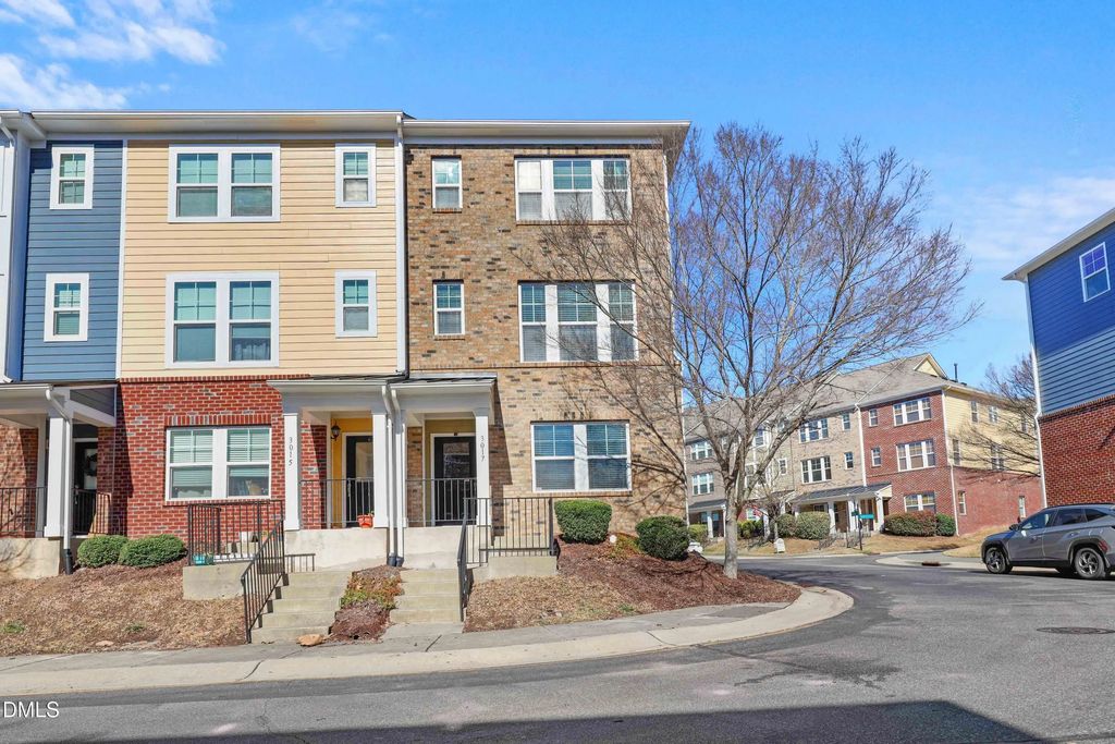 3017 Summerhouse Road, Cary