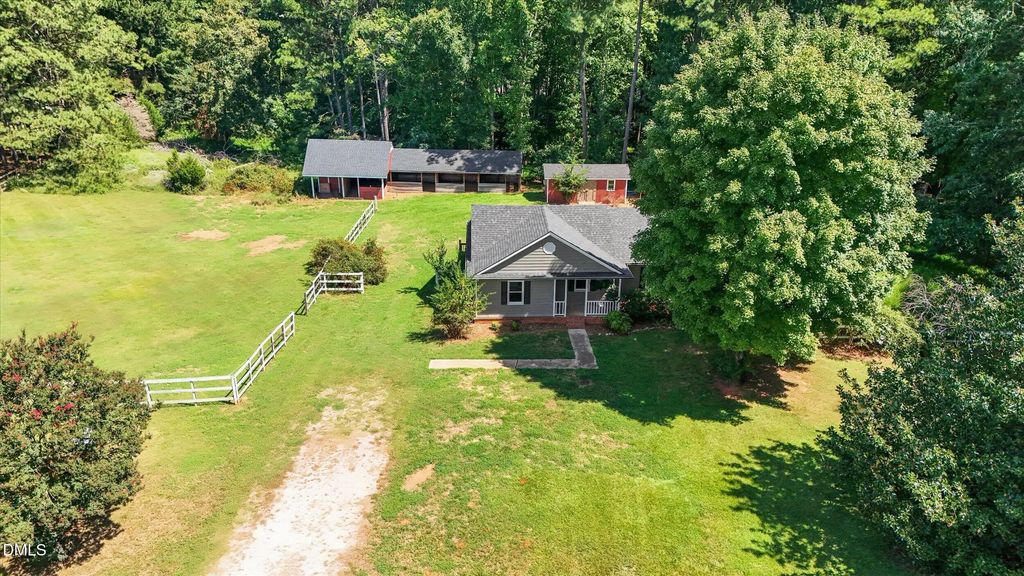 104 Riverbend Drive, Clayton