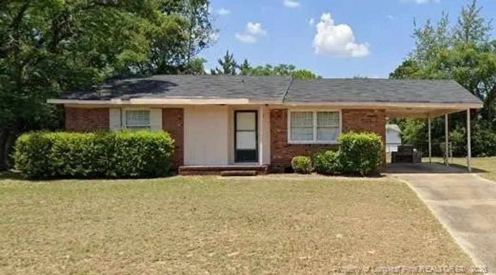 912 Spellman Drive, Fayetteville