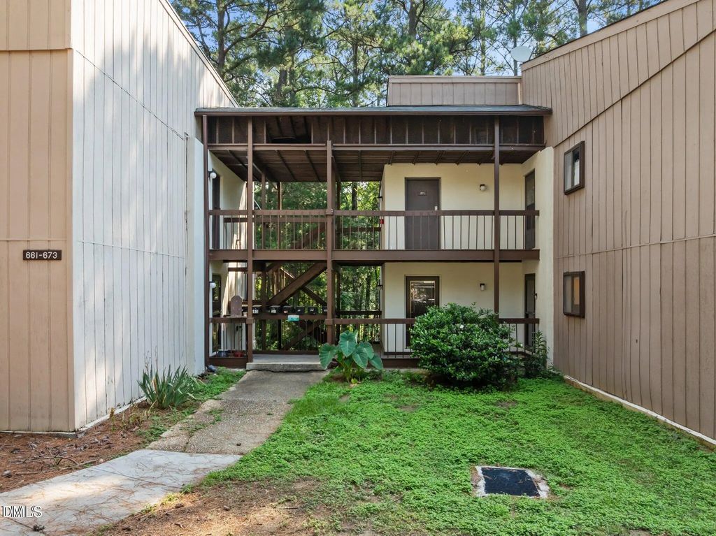 667 Pine Ridge Place, Raleigh